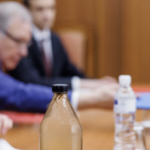 Молдова вручила російському послу пляшку брудної води з Дністра