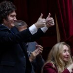 Президент Аргентини публічно підтримав підозрюваного в корупції премʼєр-міністра