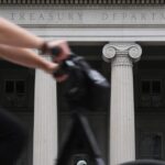 Слабкі аукціони з ОВДП, рекордна дохідність облігацій США та новий хіт у криптовалютах. Що відбулося на фінансових ринках за тиждень? Розбір